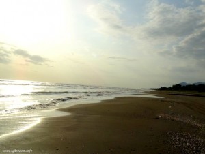 Caspian Sea Coastline is located at 20 min of Gileboom Resort