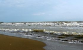 Caspian Sea is just half an hour by walk from Gileboom Homestay